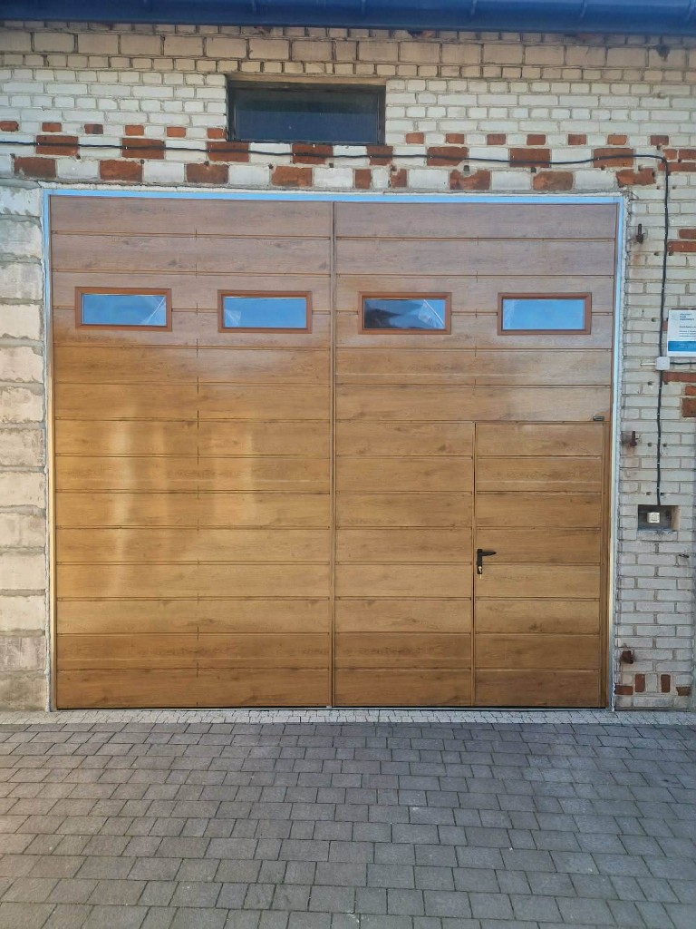 Brama dwuskrzydłowa złoty dąb z oknami